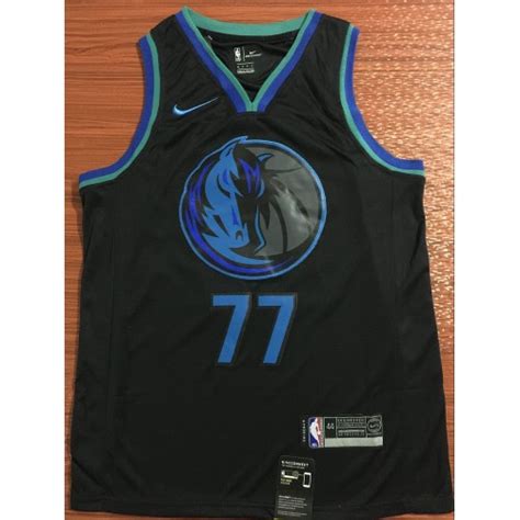 I'm sure someone somewhere would. Luka Dončić 2018-19 Dallas Mavericks City Edition Jersey