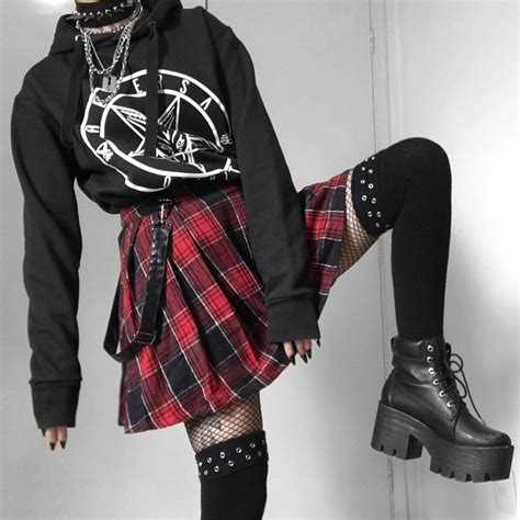 Pin By Disenchanted On Grunge Outfits Fashion Outfits Egirl Fashion