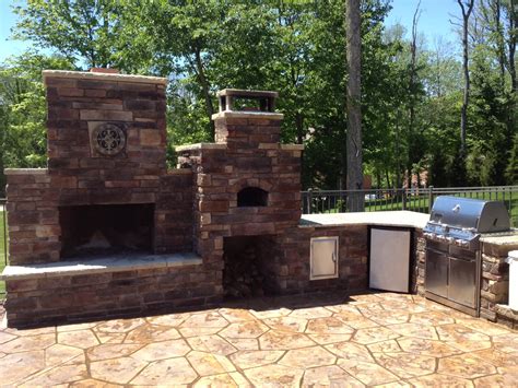 The quality outdoor fireplace pizza oven. DIY Outdoor Fireplace and Pizza Oven Combos | Your DIY ...