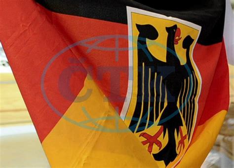 Německá vlajka se skládá ze 3 pruhů barev, z černé, červené a zlaté. Německá vláda odmítá polské požadavky na válečné reparace ...