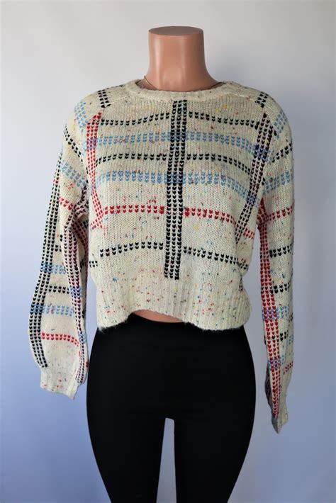 Plaid Crop Sweater - Multi color plaid long sleeve knitted crop sweater.