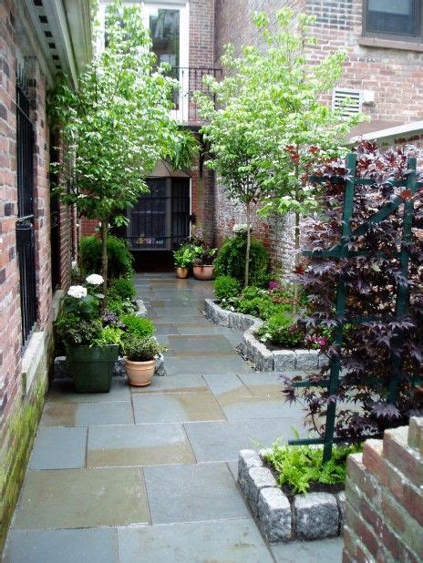 Yes A Container Here Courtyard Gardens Design Small Courtyard