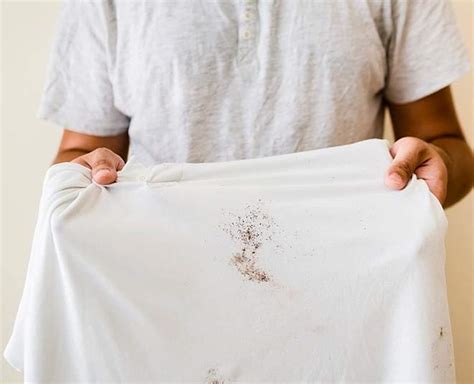 How To Remove Rust Stains From Clothes Furniture Tiles Utensils Easy
