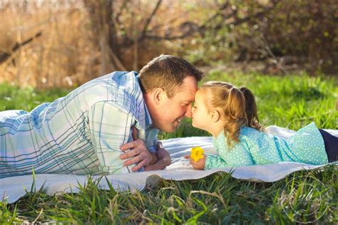Pin By Samantha Amaro On Photography Daddy Daughter Photos Daddy