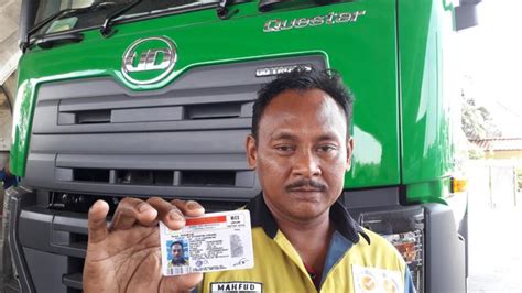Truk cabe mp3 & mp4. Buat SIM B2 Umum Harus Bertahap, Ini Kisah Sopir Truk yang Sudah 25 Tahun Menyetir - Otomotif ...