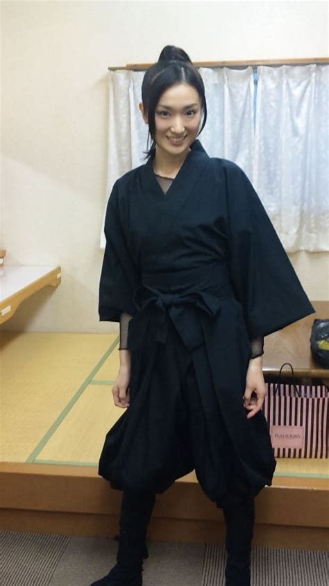 Pin By 丸山 公平 On Female Ninja Female Samurai Female Ninja Warrior Outfit