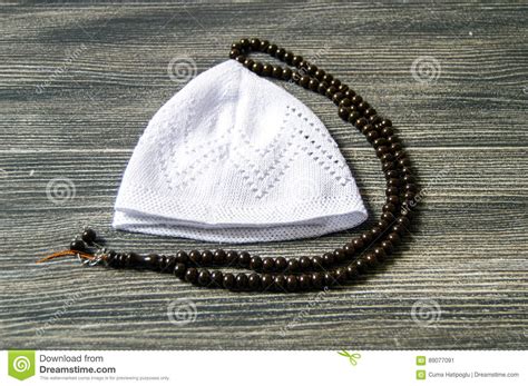 islamic-prayer-hat-and-robe,-prayer-rug-used-in-prayer,-prayer-to-make