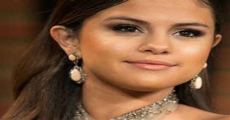 Selena Gomez Gives Emotional Speech For We Day Daily Star