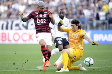 Flamengo for the winner of the match, with a probability of 62%. Alvinegros torcerão para o Corinthians ou para o Flamengo?