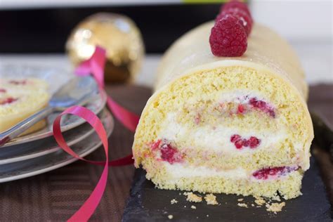 Bûche roulée chocolat blanc framboise