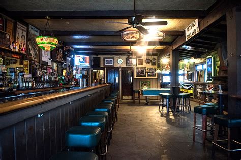 Mcnallys Irish Pub