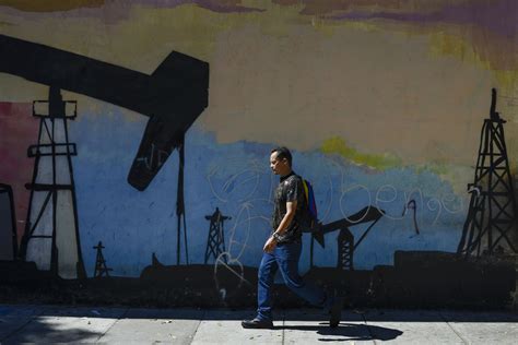 Venezuelan Oil Price Falls To Lowest Level In 20 Years Cgtn