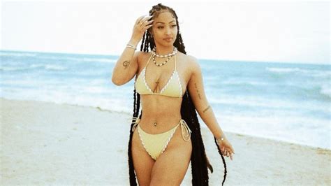 Shenseea Shows Off Her Beach Body See Photos Yardhype
