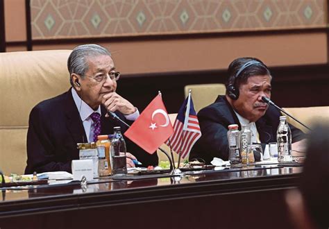 Mahathir mohamad discusses the possibility of a cabinet reshuffle, pakatan harapan's election promises and the race Dr Mahathir makes way to Istanbul | New Straits Times ...