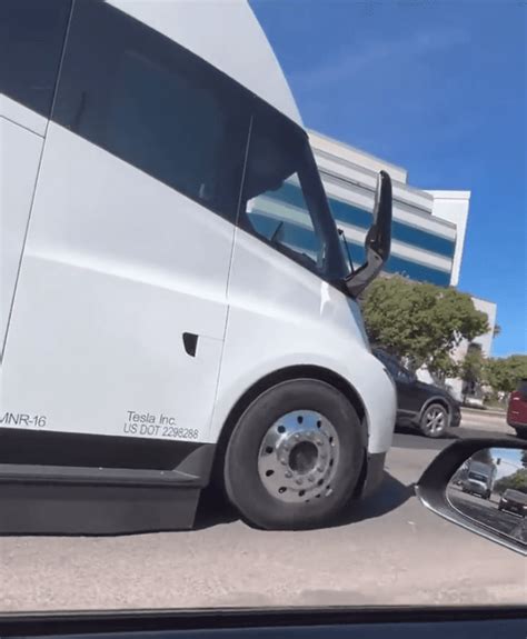 Tesla Semi Spotted Driving Down Busy California Highway Supercar Blondie