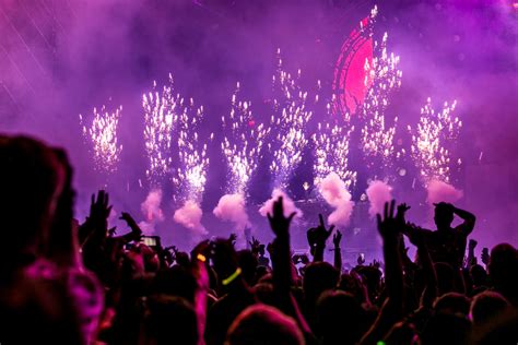 the world s 10 biggest music festivals bnesim