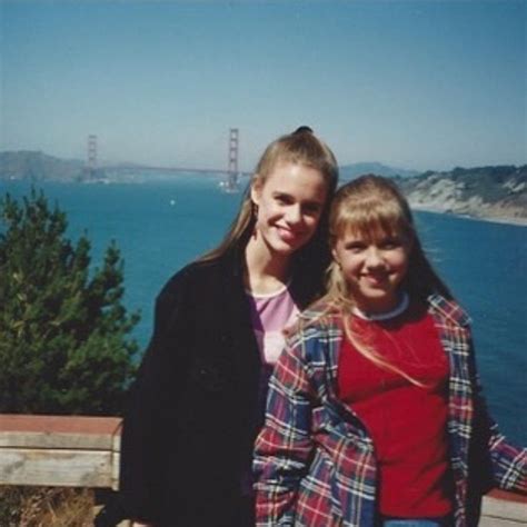 Andrea Barber And Jodie Sweetin Jodie Sweetin Full House Poses For