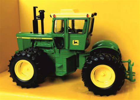 John Deere 7520 On Dual Wheels Collector Ed Ertl15578a 132 Tractors