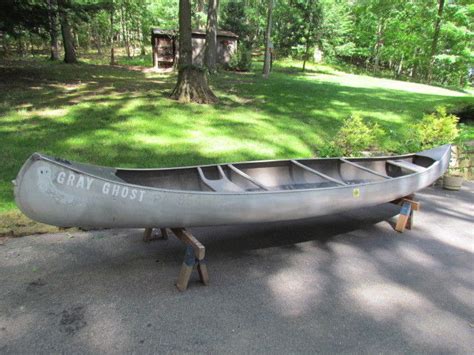 Grumman 17 Foot Aluminum Boat Canoe In Great Condition For Sale From