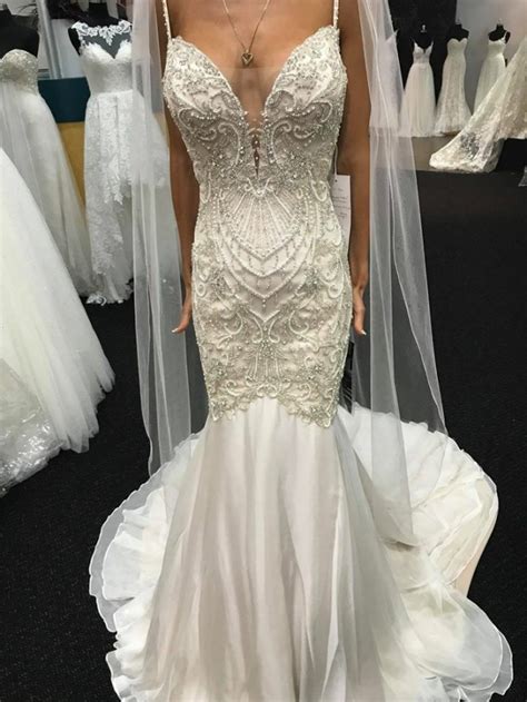 You should also be aware of the specific characteristics to look for in bridal dress rentals. Designer Wedding Dress Size 6 - Capriess