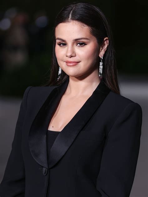 Selena Gomez Makes Her Social Media Return After Skipping 2023 Sag