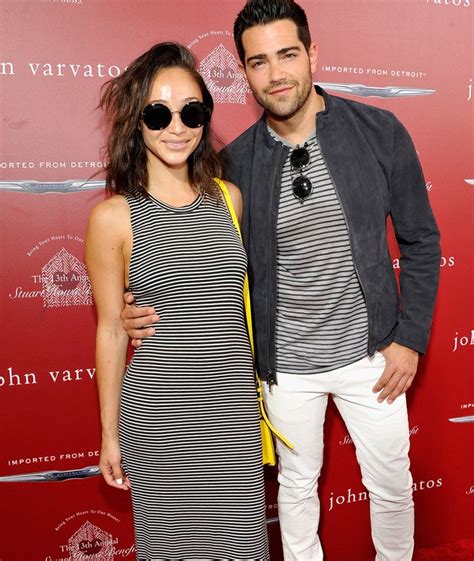 Jesse Metcalfe Is Engaged To Cara Santana See The First Pic Of The Ring