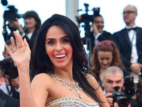 paris bollywood actress mallika sherawat evicted from paris flat over unpaid rent