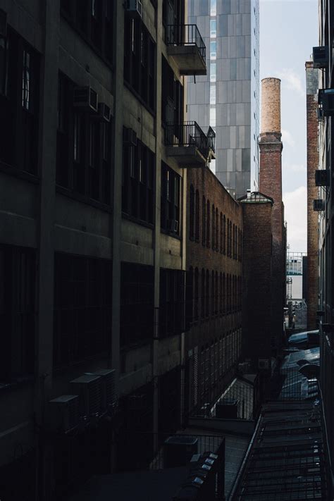 Itap Of A Shady Alley In Nyc Ritookapicture