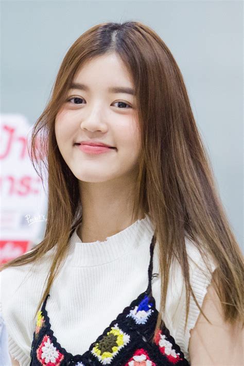 จูเน่ bnk48 ลุคใหม่ ผมสั้นเฉี่ยว เปรี้ยวปนน่ารัก > สาวน้อยร้อยโพสต์! จูเน่_bnk48 ในปี 2020 | คนดัง, ความงาม, นางแบบ