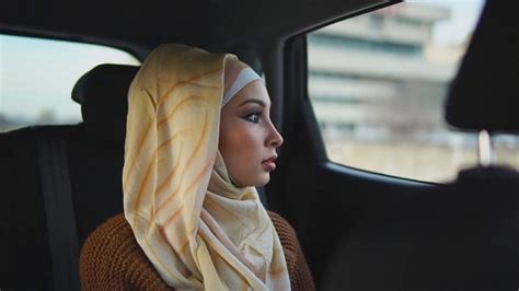 Style How To Ace The Modern Hijab Look With Grace Inscmagazine