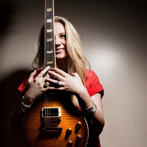 Joanne Shaw Taylor 9 Amazing Female Blues Guitarists You Have To