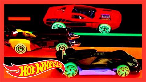 Hw Glow Wheels Carrera En El T Nel Hot Wheels Espa Ol Youtube