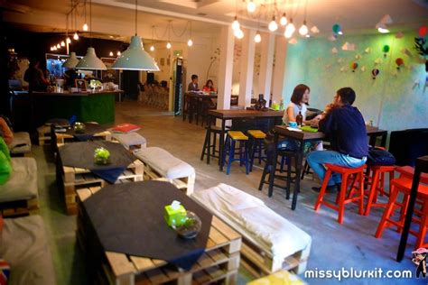 And even though it's a tad far for me, its easily accessible via highways and as i discovered foodz cafe makes a welcoming restaurant to visit for klang and setia alam folks as it's accommodating and food is more than just decent. Comma Cafe | missyblurkit