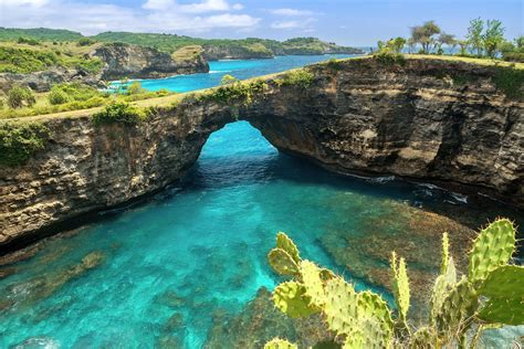 Nusa Penida Diamond Beach Which Is So Famous That It Is All Over The