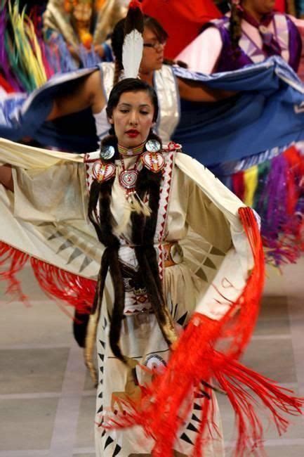 Fancy Shawl Dancer Native American Dance Native American Women Native American Beauty
