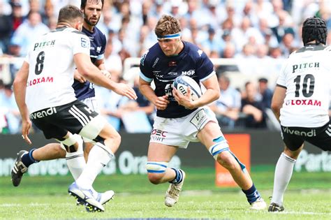 Site officiel de l'aviron bayonnais rugby. Transferts. L'Aviron Bayonnais mise sur ses jeunes joueurs ...