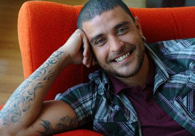 A mãe de diogo, ângela maria nogueira, já está seguindo paolla. Negros no Brasil: Diogo Nogueira