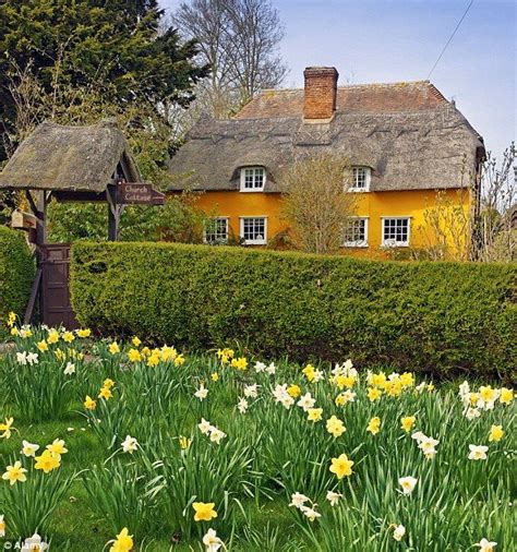 Travel Rendezvous “ Spring An Idyllic Cottage Surrounded By Fields