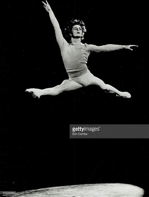 Mikhail Baryshnikov Performing Mikhail Baryshnikov Male Ballet Dancers Dance Photography