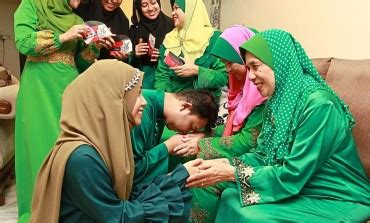 Perayaan ini merupakan perayaan terbesar di dalam islam selain aidilfitri yang disambut pada setiap 1 syawal. 4 Jenis Sambutan Perayaan Kaum Melayu Di Malaysia Selain ...