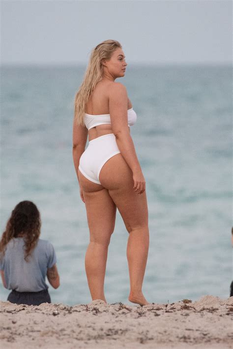 Iskra Lawrence Fappening Sweet Ass And Natural Tits The