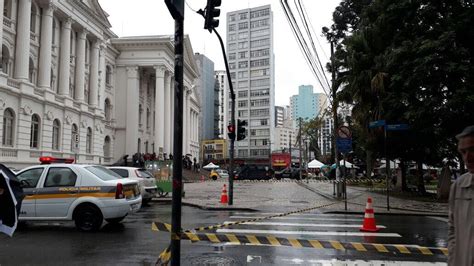 Últimas Notícias Ameaça De Bomba Na Praça Santos Andrade Fez O Local Ficar Isolado Por Três