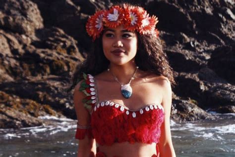 Moana Cosplay Brings The Disney Character To Life Teen Vogue