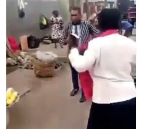 Drama As Two Pastors Caught Fighting Over Preaching Spot In Lagos Watch Video Amiloaded News