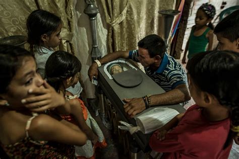 Crise Se Agrava E Crianças Morrem De Fome Na Venezuela Fórum Outer