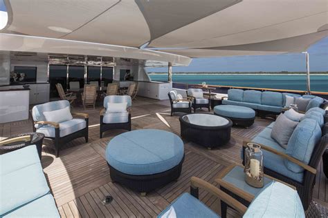 Super Yacht Unbridled Bridge Deck Luxury Yacht Browser By