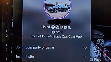 How Does One Get The Social Icons In Xbox Profile Xboxone