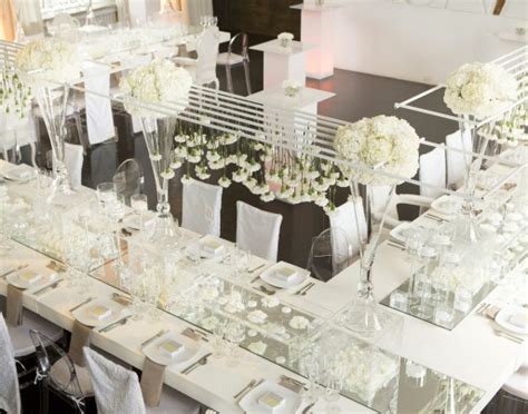 All White Modern And Chic Tablescape And Room Look Love That Floral