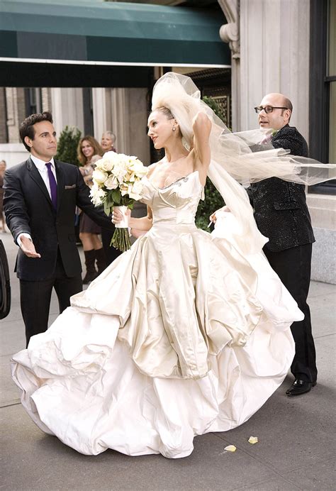 sarah jessica parker brings back carrie s iconic wedding dress in ajlt i know all news
