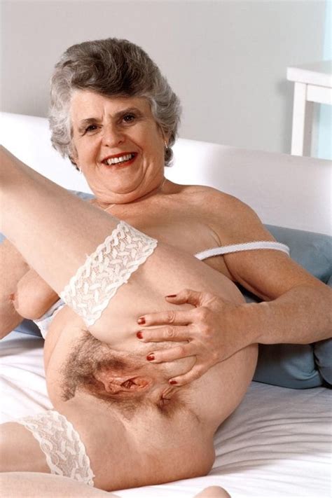 イギリスのおばあちゃんヌード写真 裸の女の子裸の写真